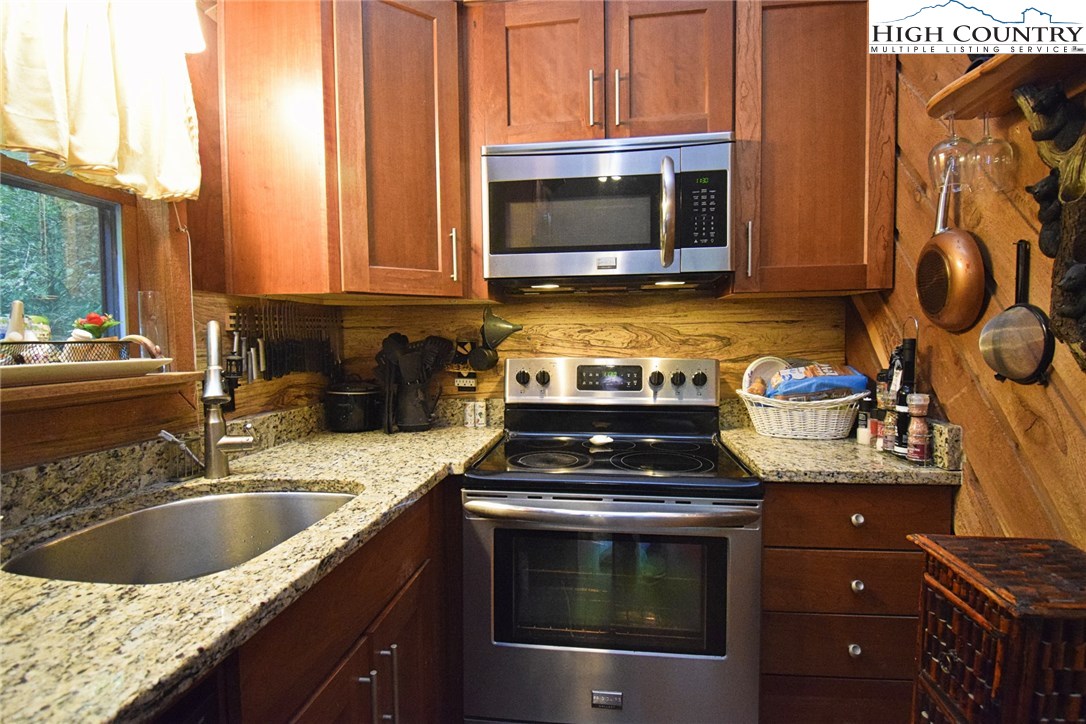 193 Greenbriar Road Banner Elk, NC 28604 - Photo 12 of 34 Gallery Image 12