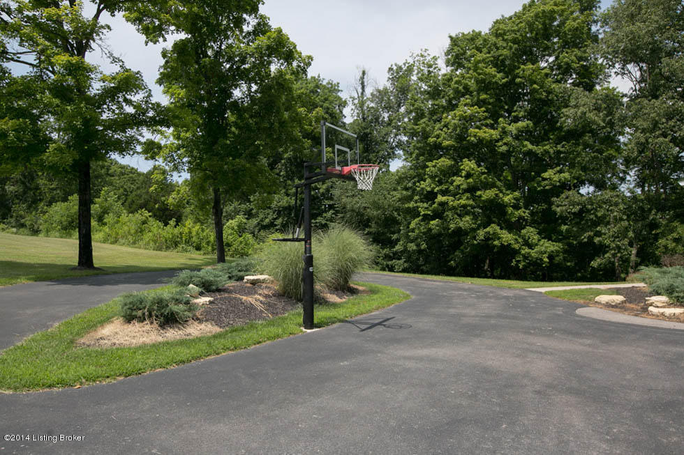 13801 Rehl Road Louisville, KY 40299 - Photo 4 of 43 4
