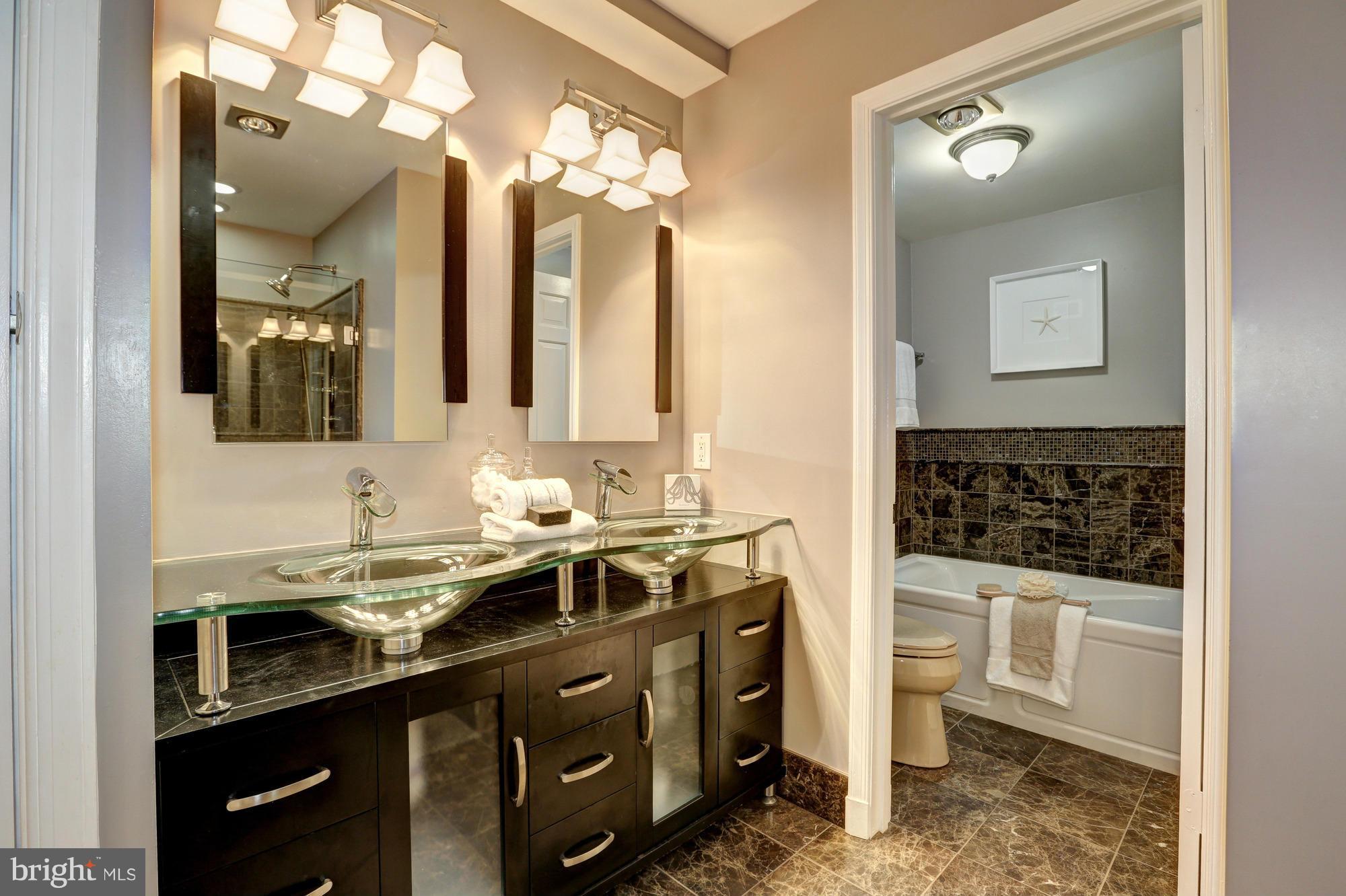 4514 Tournay Road Bethesda, MD 20816 - Photo 18 of 30 Bath (Master)