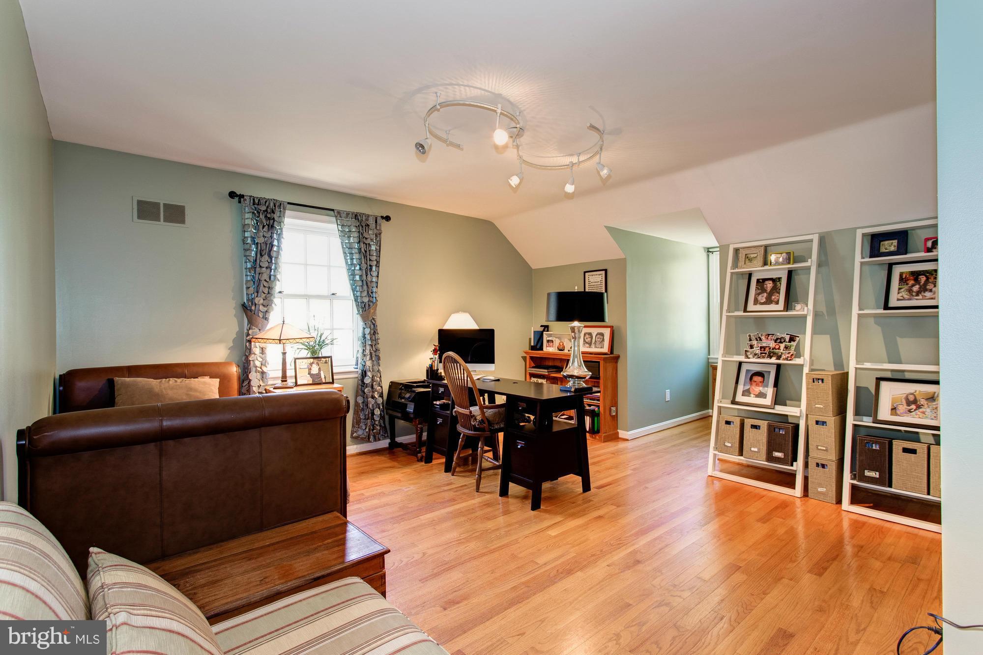 4514 Tournay Road Bethesda, MD 20816 - Photo 19 of 30 Bedroom