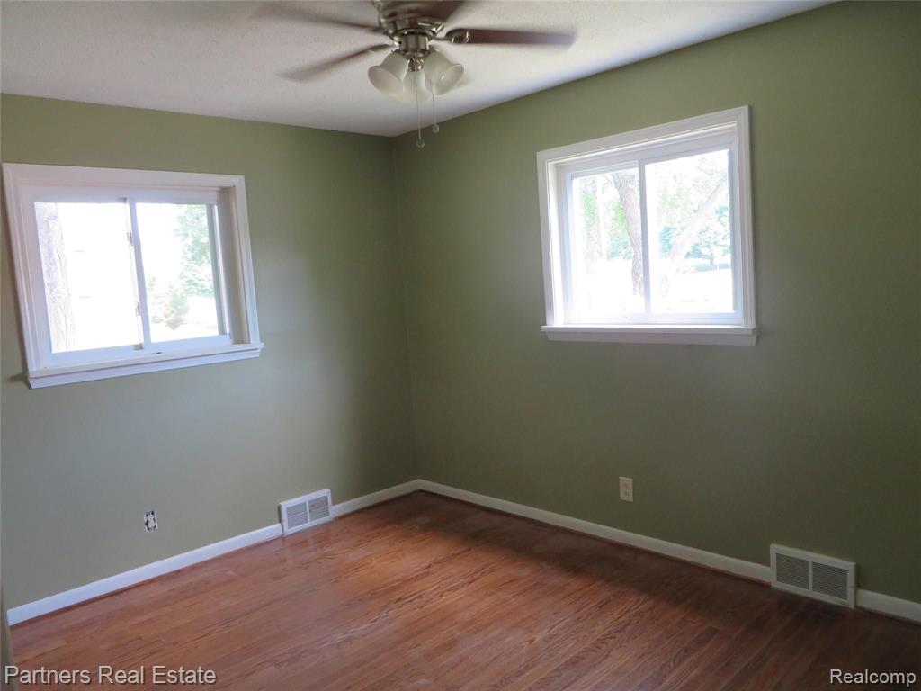 815 Riddle Street Howell, MI 48843 - Photo 17 of 29