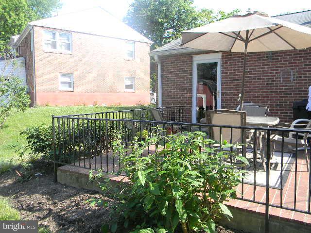 225 Rollingfield Road Baltimore, MD 21228 - Photo 14 of 15 Exterior (Rear)