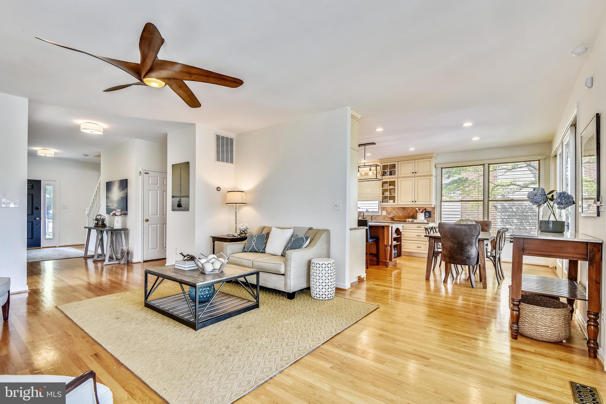 448 Forest Beach Road Annapolis, MD 21409 - Photo 29 of 105 Open and airy living spaces