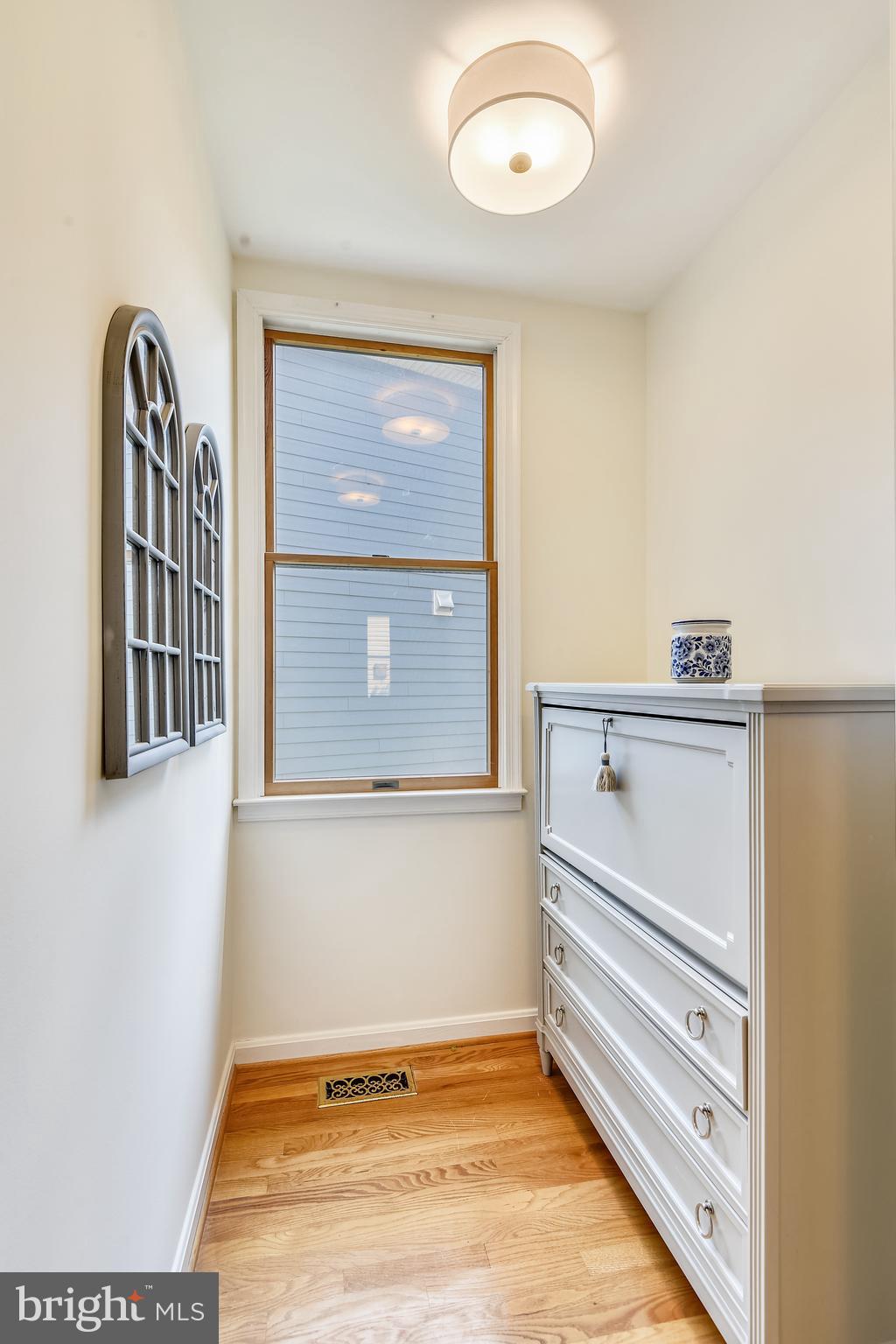 448 Forest Beach Road Annapolis, MD 21409 - Photo 33 of 105 Main level nook