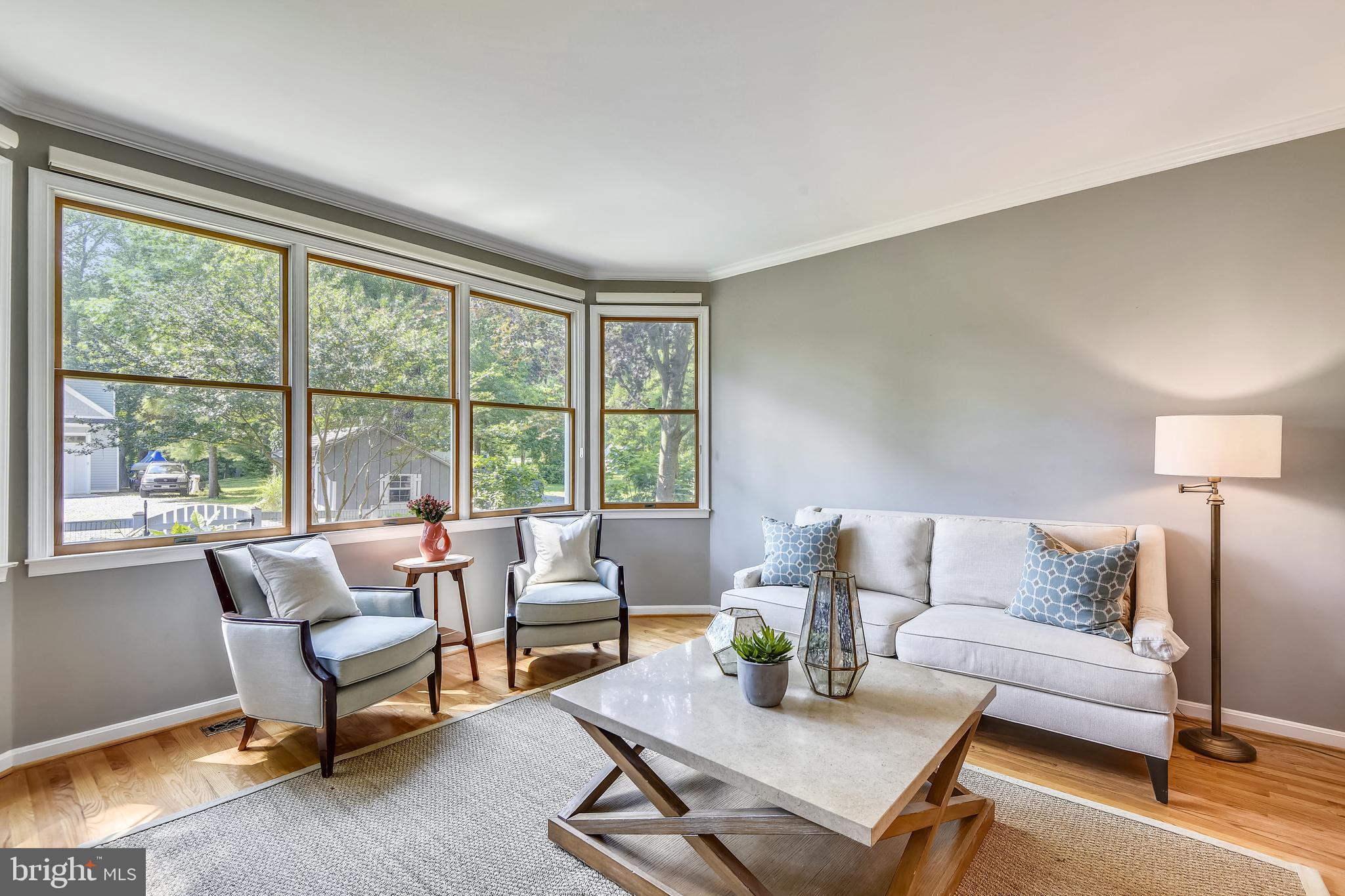 448 Forest Beach Road Annapolis, MD 21409 - Photo 38 of 105 Front living room