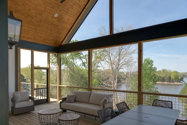 $1,699,000 | 959 Fanning Bend Drive, Winchester, TN 37398