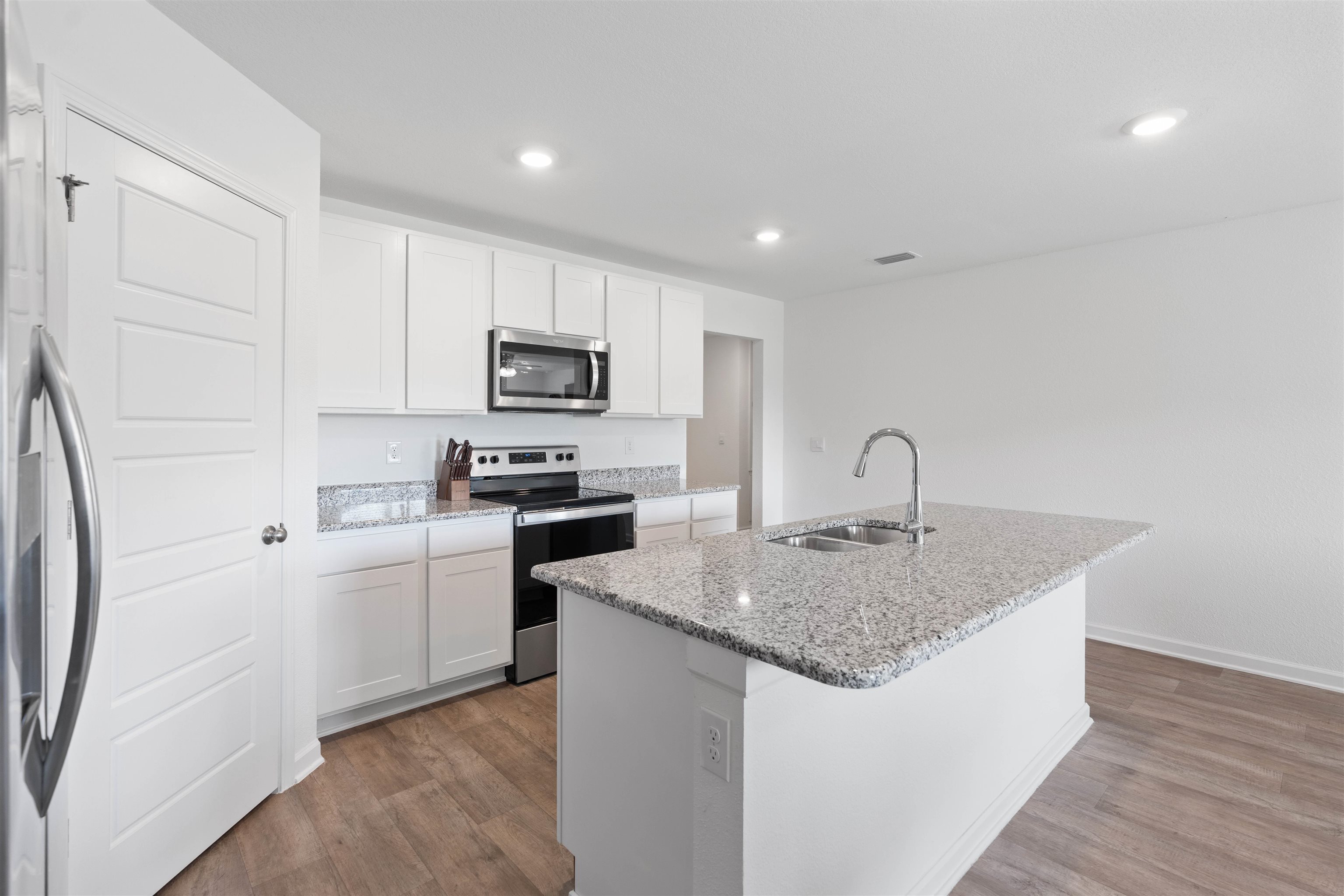 15030 Forsythia Loop Silverhill, AL 36576 - Photo 8 of 33 Kitchen