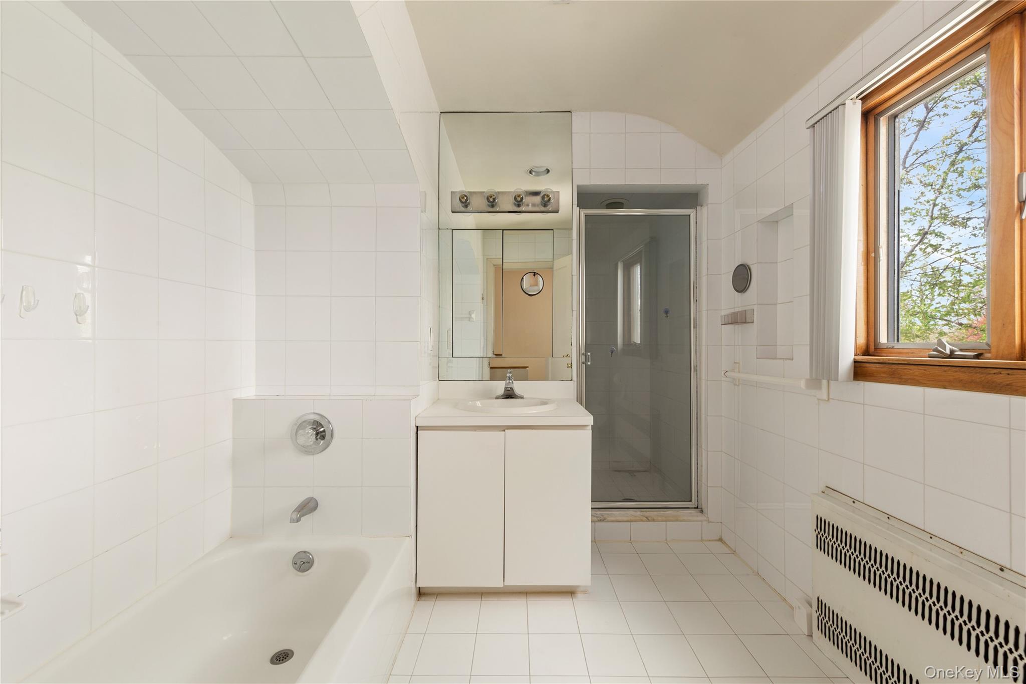 7 Lincoln Road Great Neck, NY 11021 - Photo 15 of 25