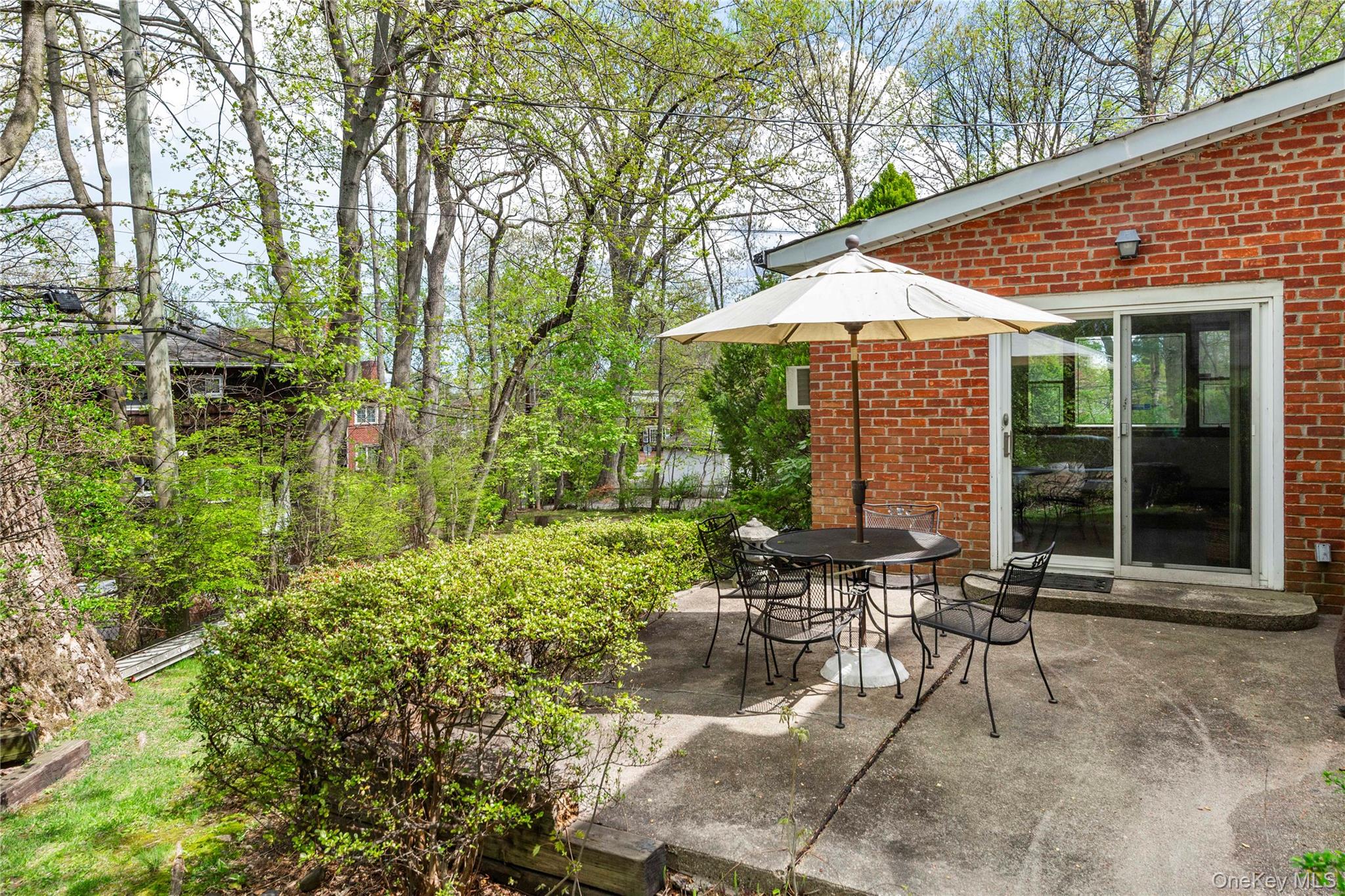 7 Lincoln Road Great Neck, NY 11021 - Photo 20 of 25