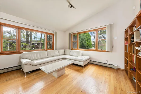 $1,498,000 | 7 Lincoln Road, Great Neck, NY 11021