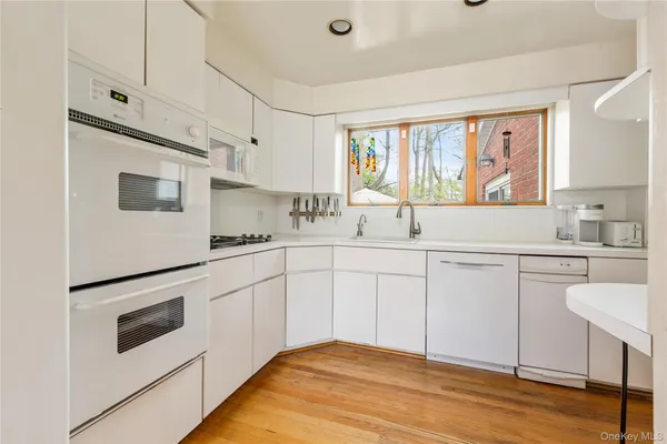 $1,498,000 | 7 Lincoln Road, Great Neck, NY 11021