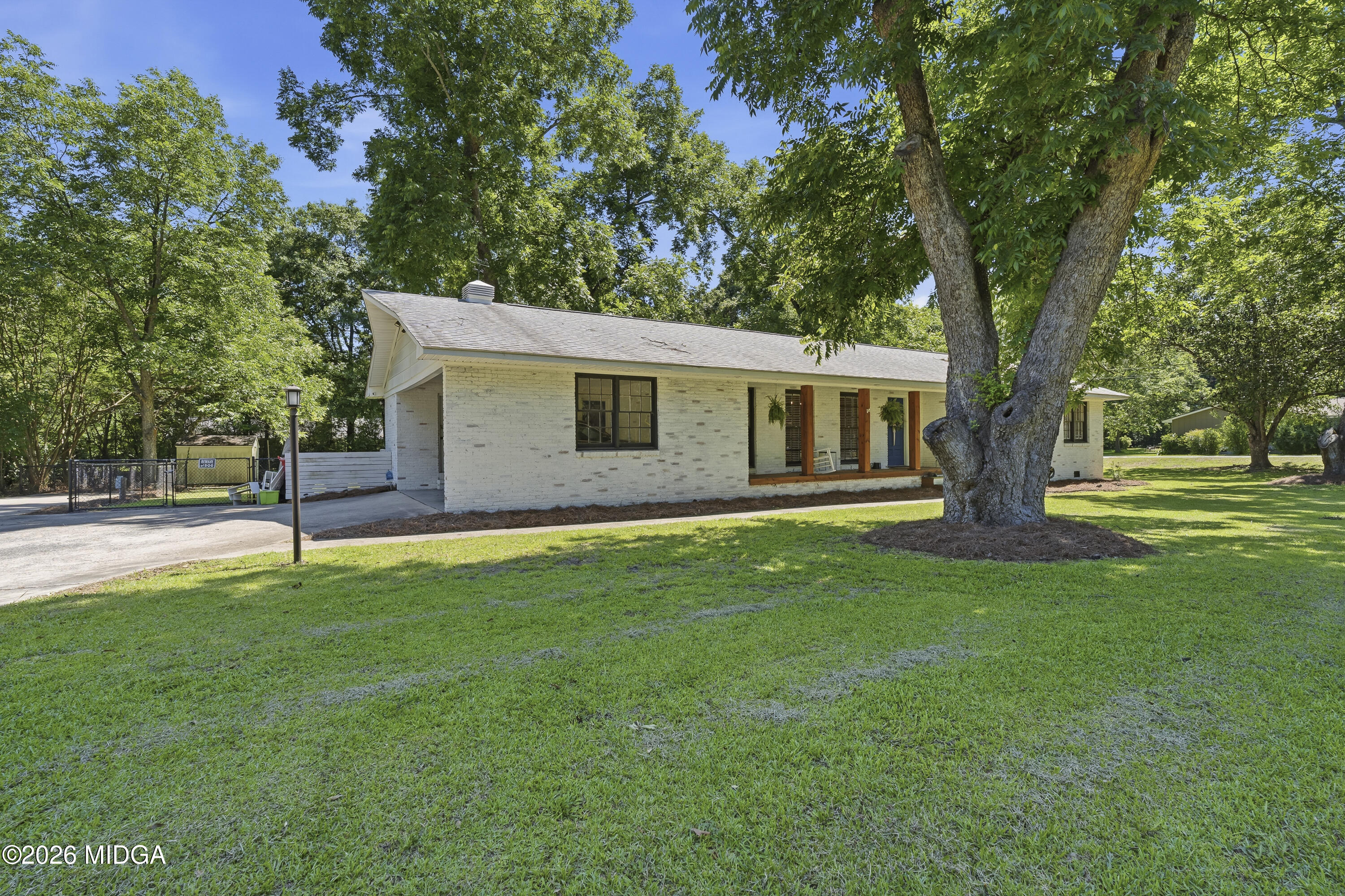 3676 South Walden Road Macon, GA 31216 - Photo 4 of 49 3676 S Walden-06647