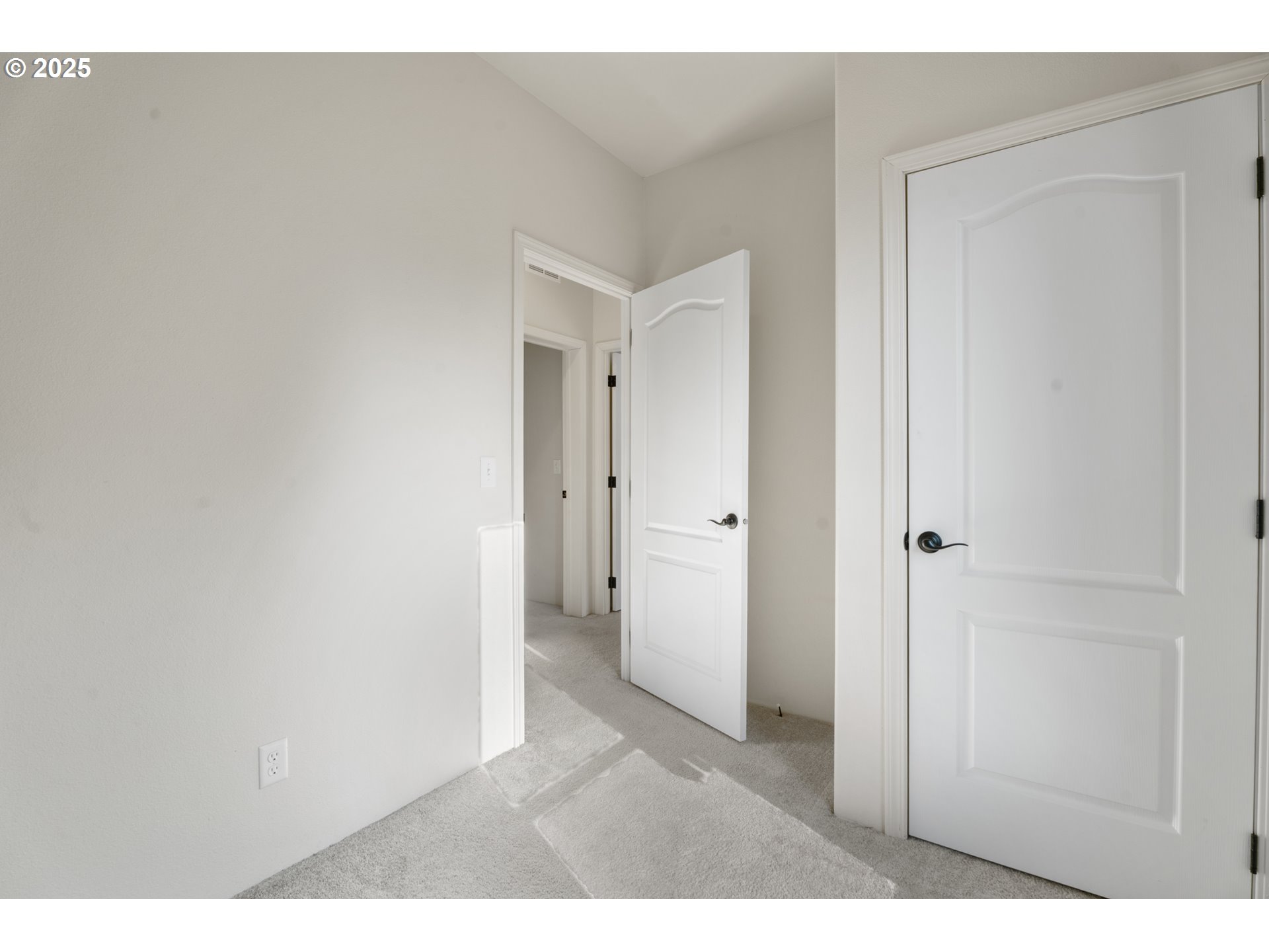 9700 Southwest Tualatin Road, Unit 9 Tualatin, OR 97062 - Photo 11 of 18