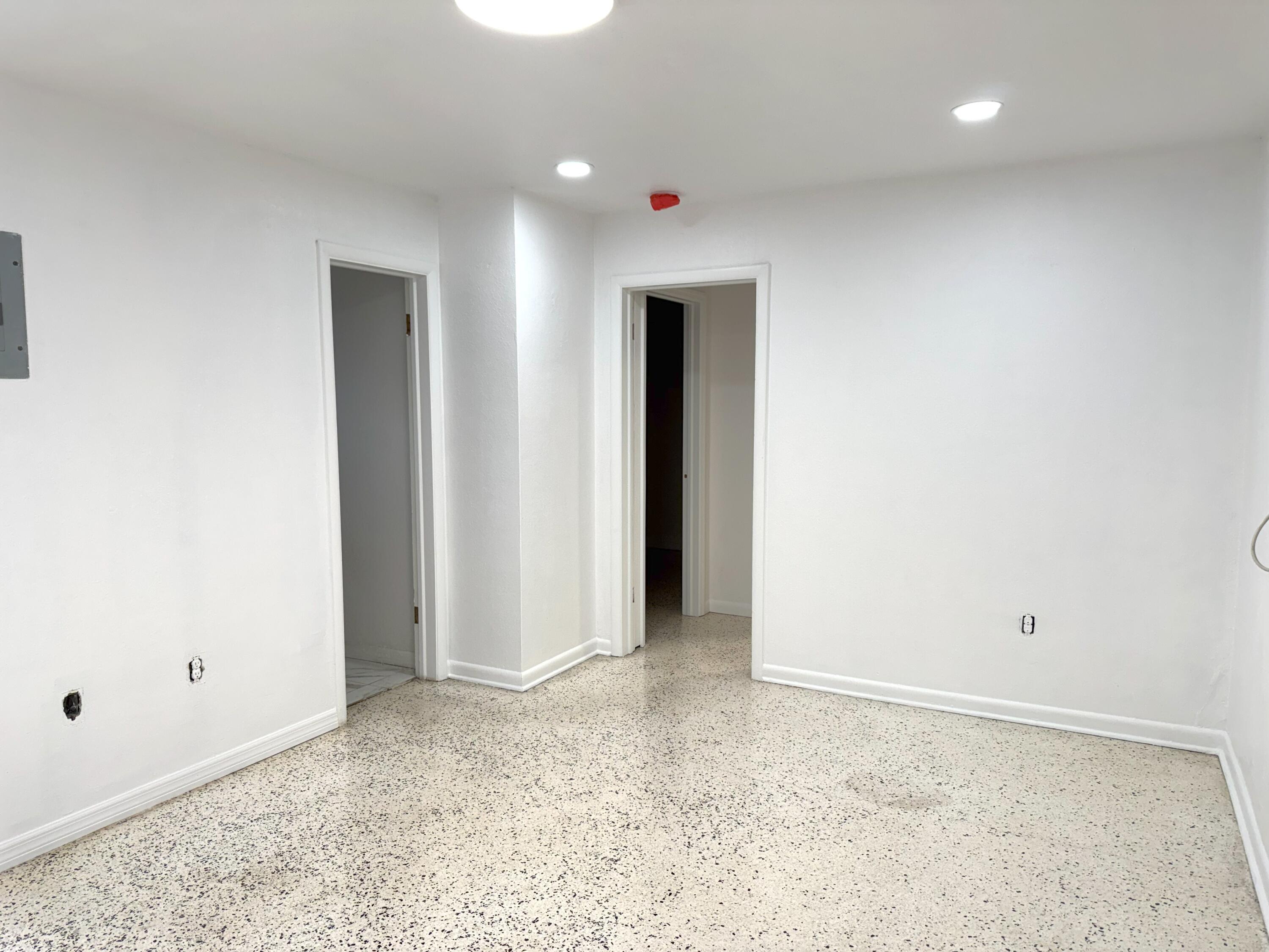 225 Southwest 2nd Street, Unit 1 Belle Glade, FL 33430 - Photo 4 of 11 Living5