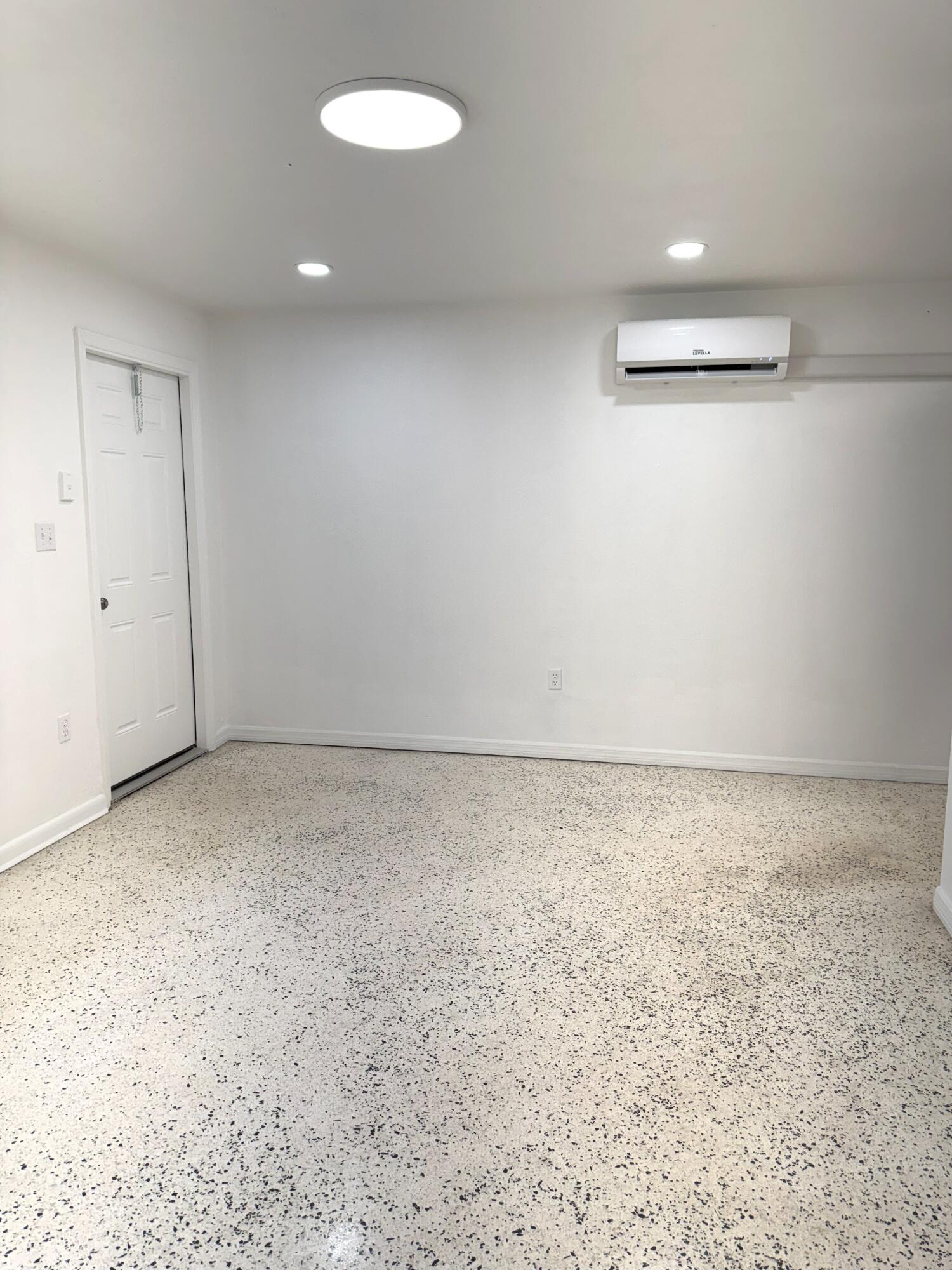 225 Southwest 2nd Street, Unit 1 Belle Glade, FL 33430 - Photo 7 of 11 Living3