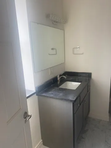 $179,900 | 212 North Center Street, Unit 703, Bloomington, IL 61701