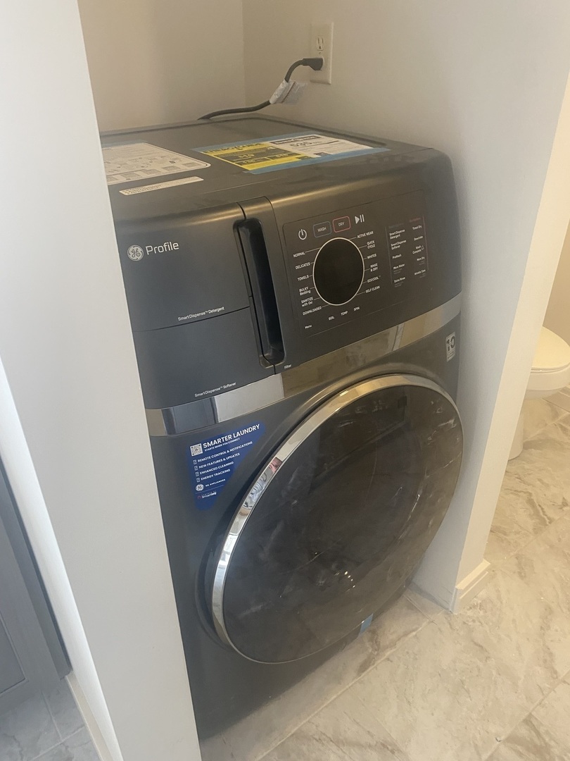 212 North Center Street, Unit 703 Bloomington, IL 61701 - Photo 5 of 9