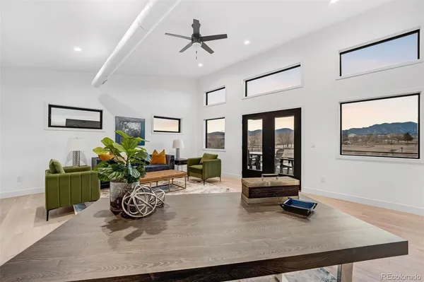 a view of a livingroom with furniture