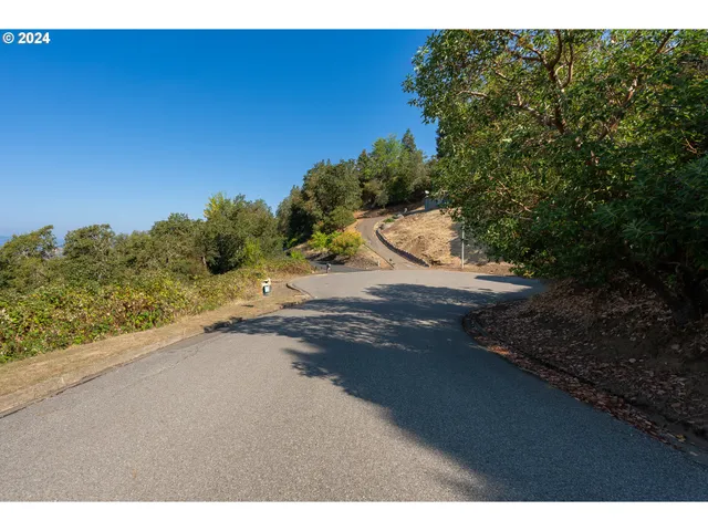 $24,900 | 1393 Southeast Laurel Court, Roseburg, OR 97470