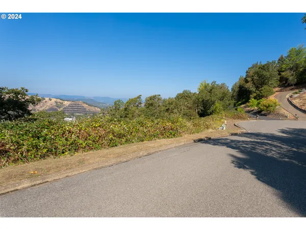 $22,900 | 1393 Southeast Laurel Court, Roseburg, OR 97470