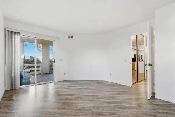 $699,000 | 7163 Camino Degrazia, Unit 112, San Diego, CA 92111