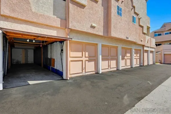 $699,000 | 7163 Camino Degrazia, Unit 112, San Diego, CA 92111