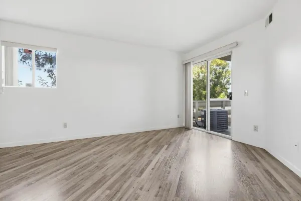 $699,000 | 7163 Camino Degrazia, Unit 112, San Diego, CA 92111