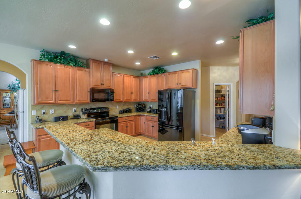 3683 East Del Rio Street Gilbert, AZ 85295 - Photo 33 of 96 Kitchen