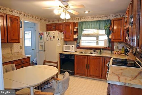 1640 Robert Road Lancaster, PA 17601 - Photo 3 of 14 Gallery Image 3