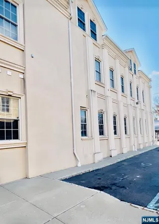 $2,600 | 1 John Street, Unit 13, Haledon, NJ 07508