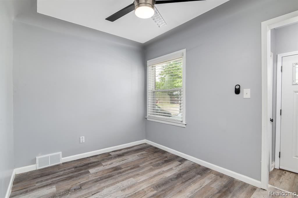 15810 Robson Street Detroit, MI 48227 - Photo 6 of 17