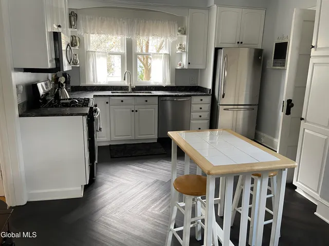 $499,950 | 33 Coolidge Avenue, Glens Falls, NY 12801