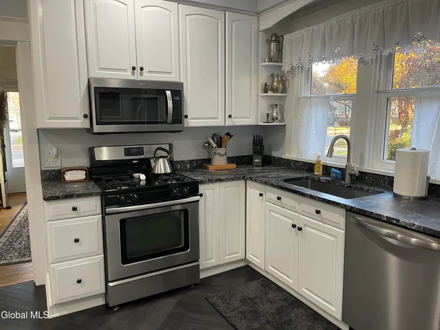 $499,950 | 33 Coolidge Avenue, Glens Falls, NY 12801