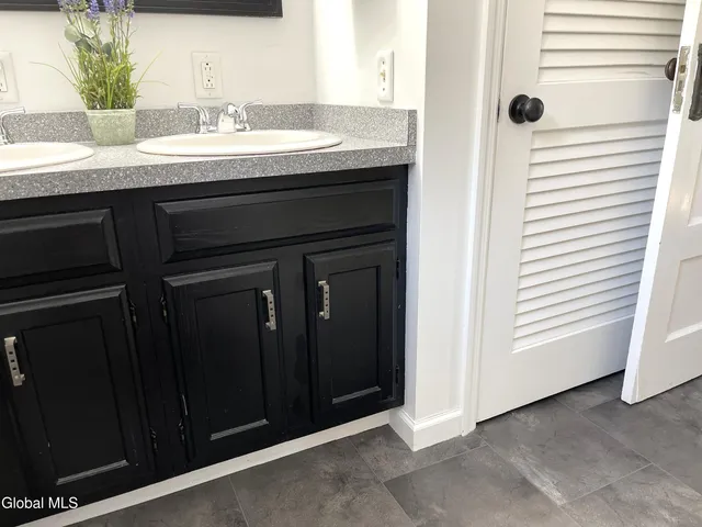 $499,950 | 33 Coolidge Avenue, Glens Falls, NY 12801