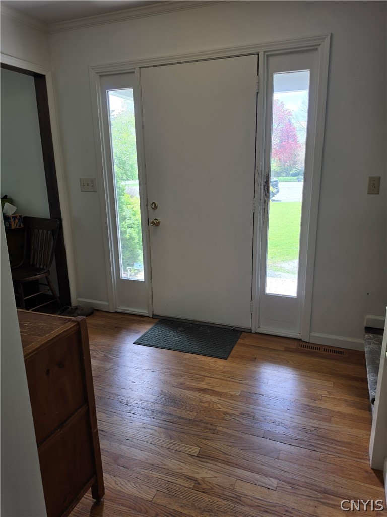 96 Charing Road DeWitt, NY 13214 - Photo 2 of 35