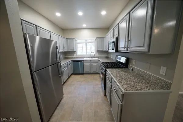 $1,740 | 5250 South Rainbow Boulevard, Unit 1004, Las Vegas, NV 89118