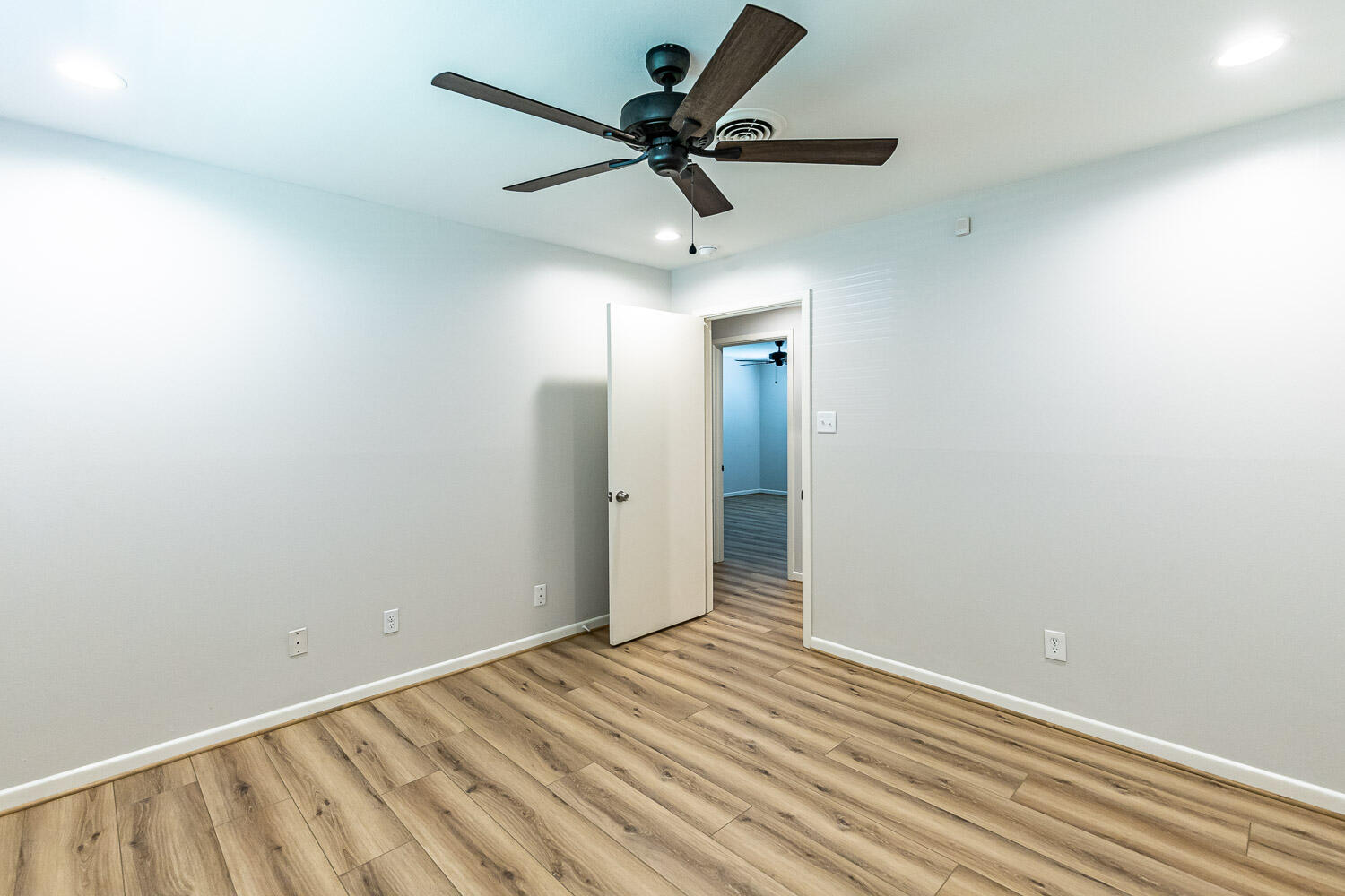 2601 33rd Street, Unit FRONT Lubbock, TX 79410 - Photo 13 of 27 2601 33rd-56