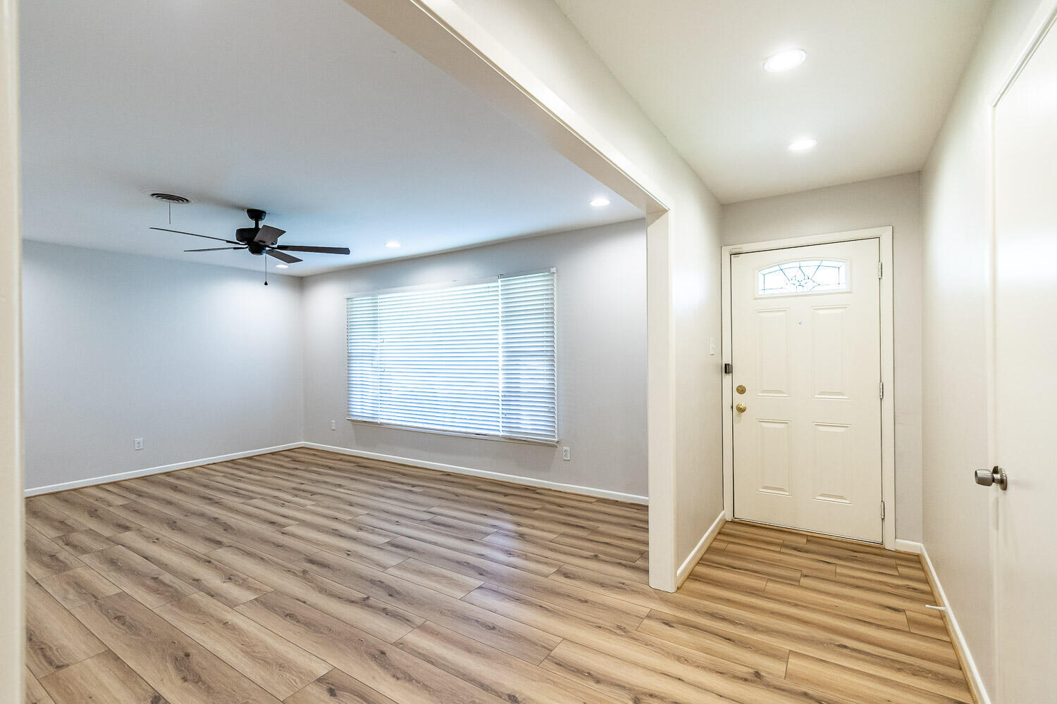 2601 33rd Street, Unit FRONT Lubbock, TX 79410 - Photo 3 of 27 2601 33rd-17