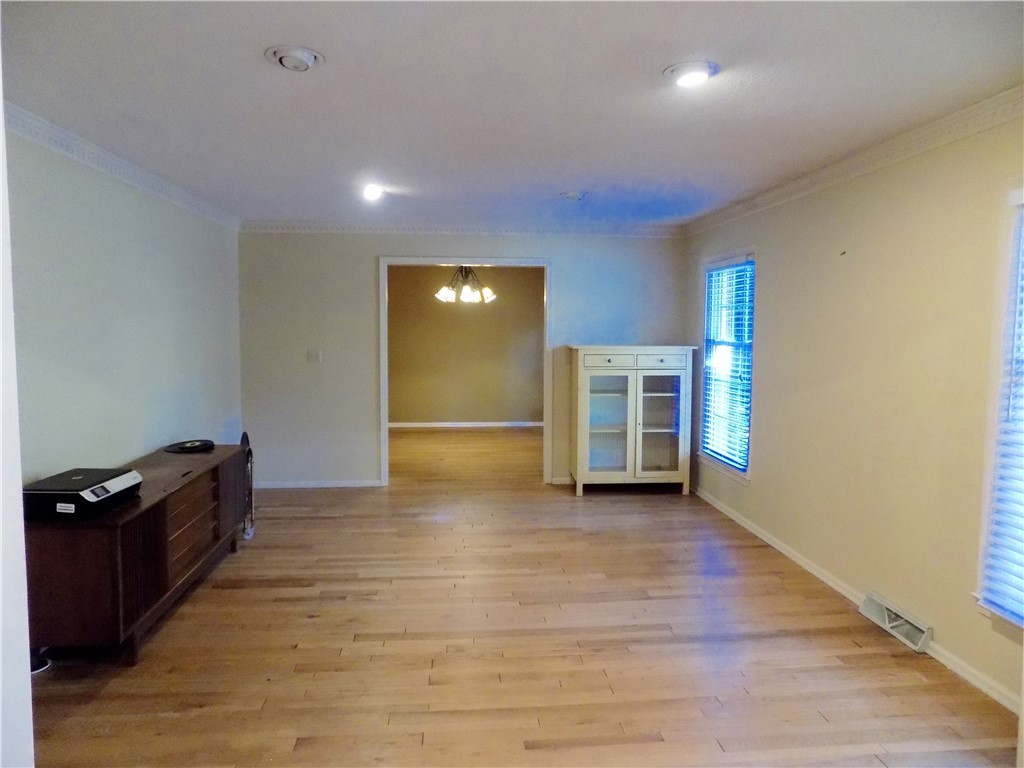 401 Cumberland Way Anderson, SC 29621 - Photo 9 of 45 Living Room 2