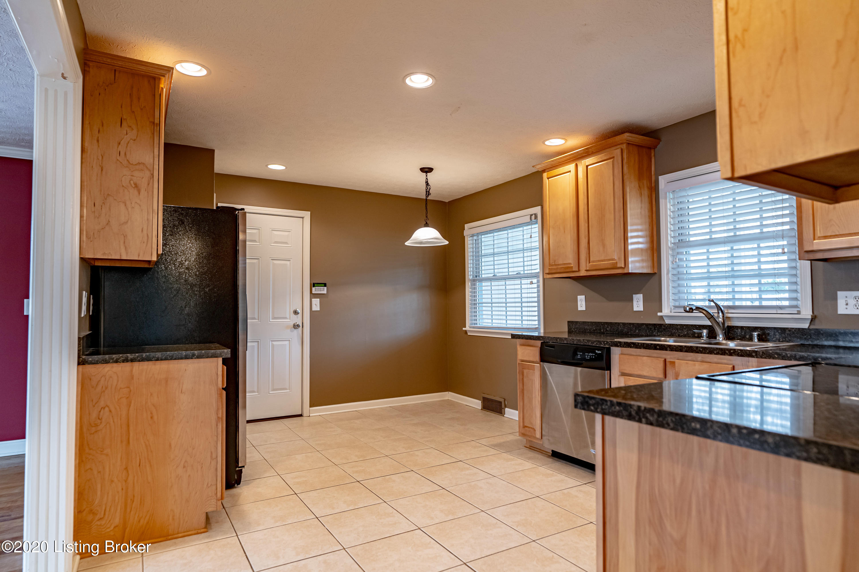 3214 Maple Road Louisville, KY 40299 - Photo 8 of 26 DSC07264