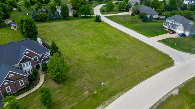 $76,000 | 7752 Madeline Drive, Yorkville, IL 60560