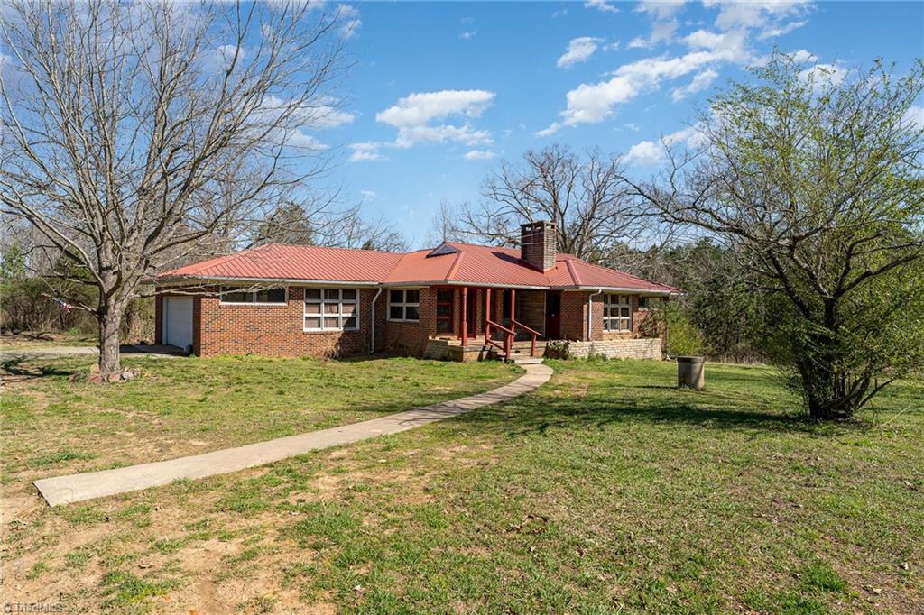 1819 Chapelwood Road Denton, NC 27239 - Photo 2 of 37