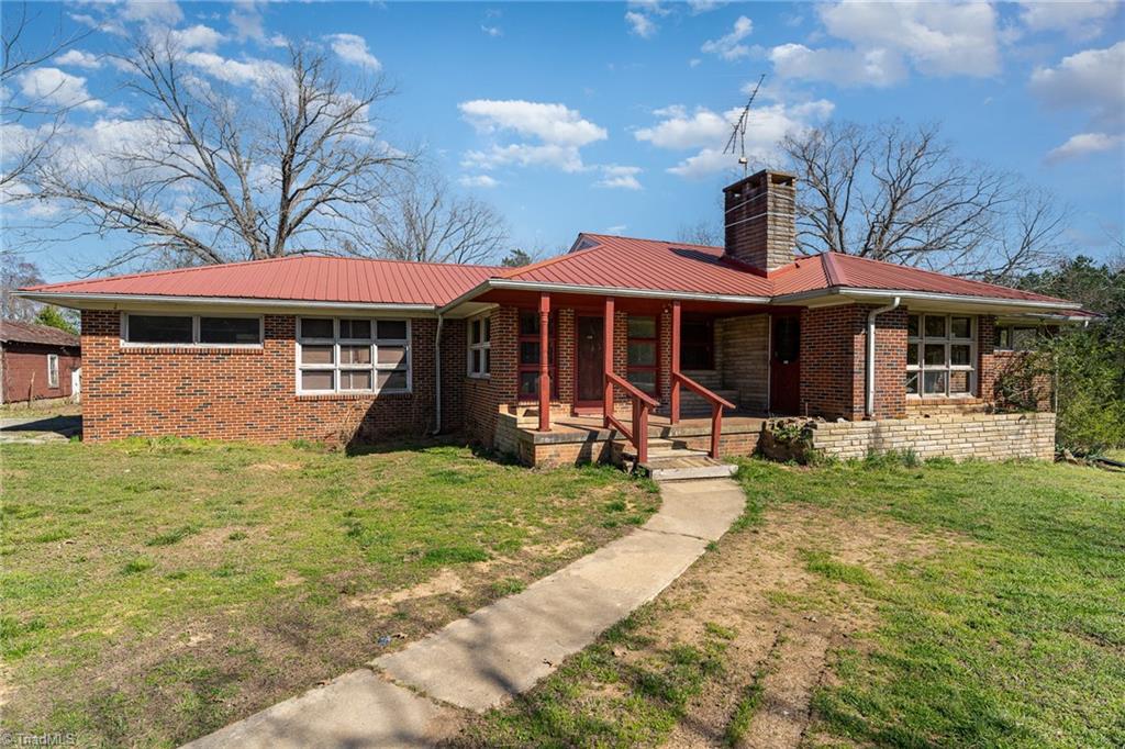 1819 Chapelwood Road Denton, NC 27239 - Photo 3 of 37
