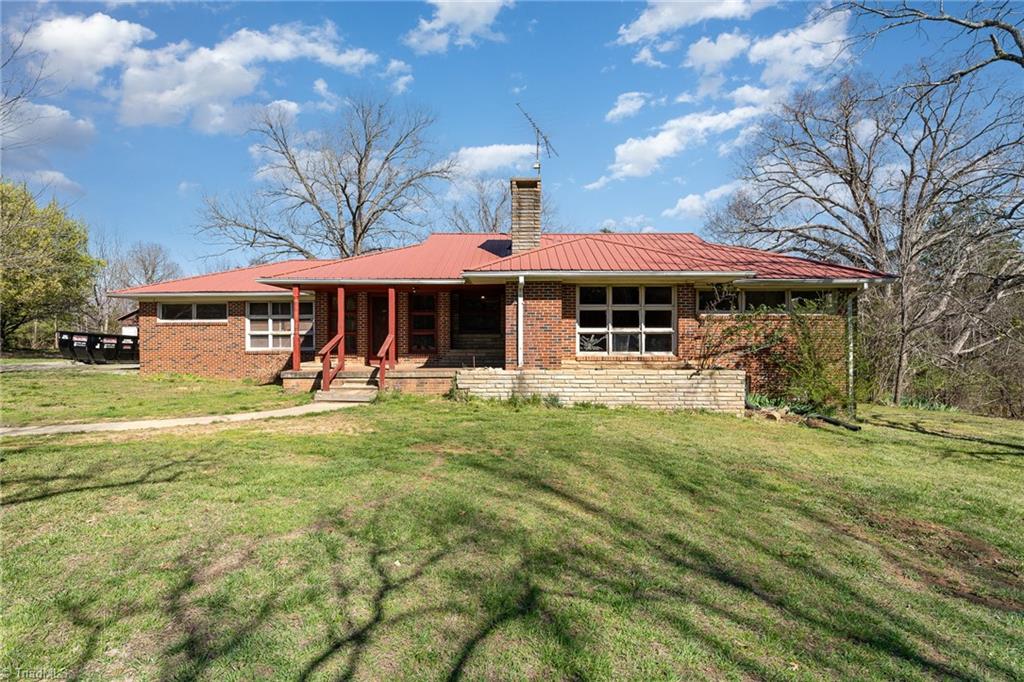 1819 Chapelwood Road Denton, NC 27239 - Photo 4 of 37