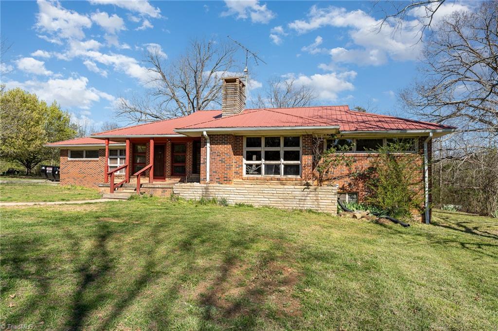 1819 Chapelwood Road Denton, NC 27239 - Photo 5 of 37