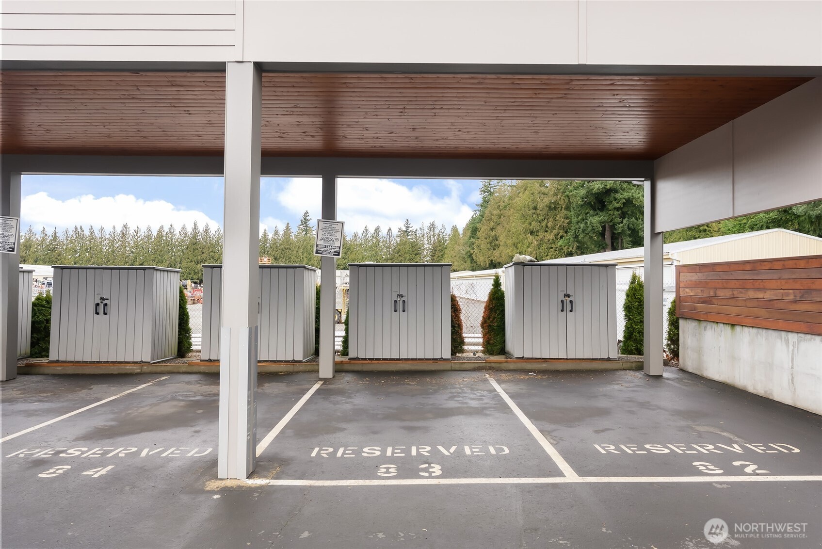 1882 Front Street, Unit 302 Lynden, WA 98264 - Photo 22 of 31 a backyard view of a house