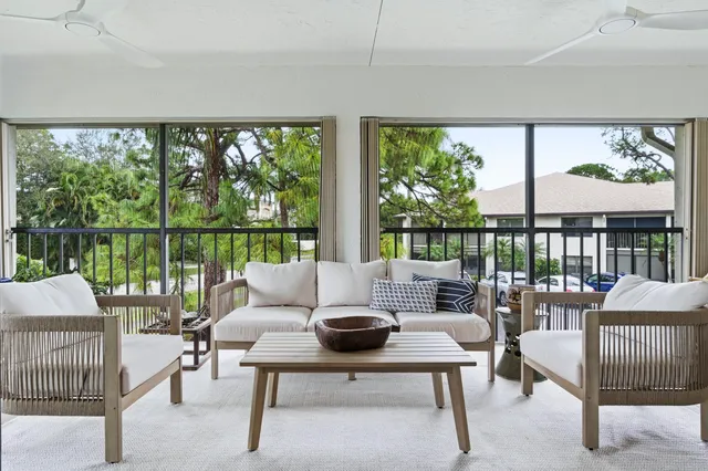 $399,000 | 802 Wingfoot Drive, Unit B, Jupiter, FL 33458