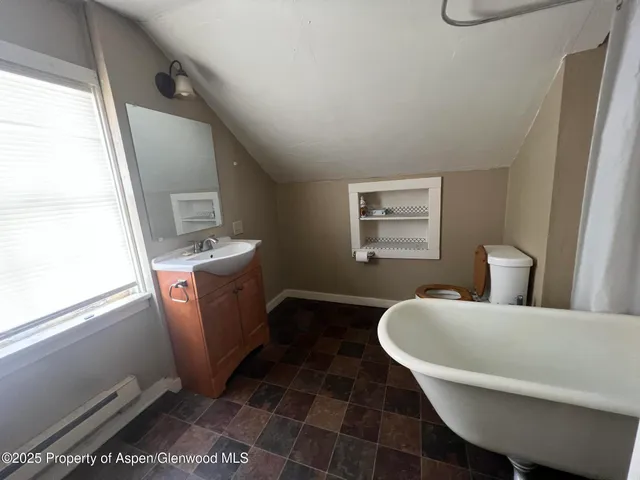 $750 | 567 1/2 School Street, Craig, CO 81625