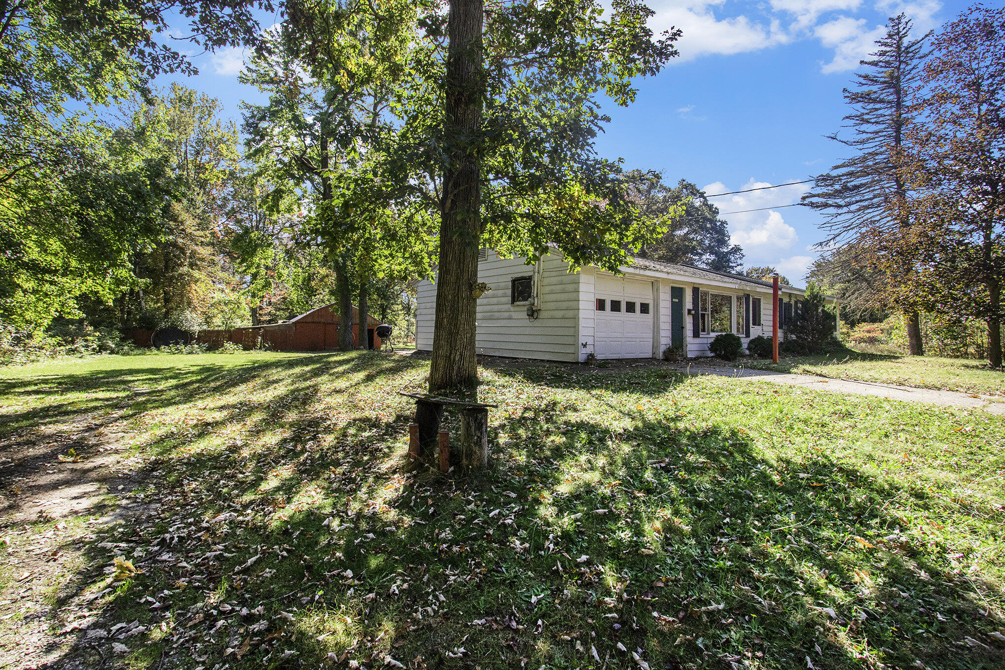 1515 West Bard Road Muskegon, MI 49445 - Photo 2 of 44 004_mhw_0629_7635