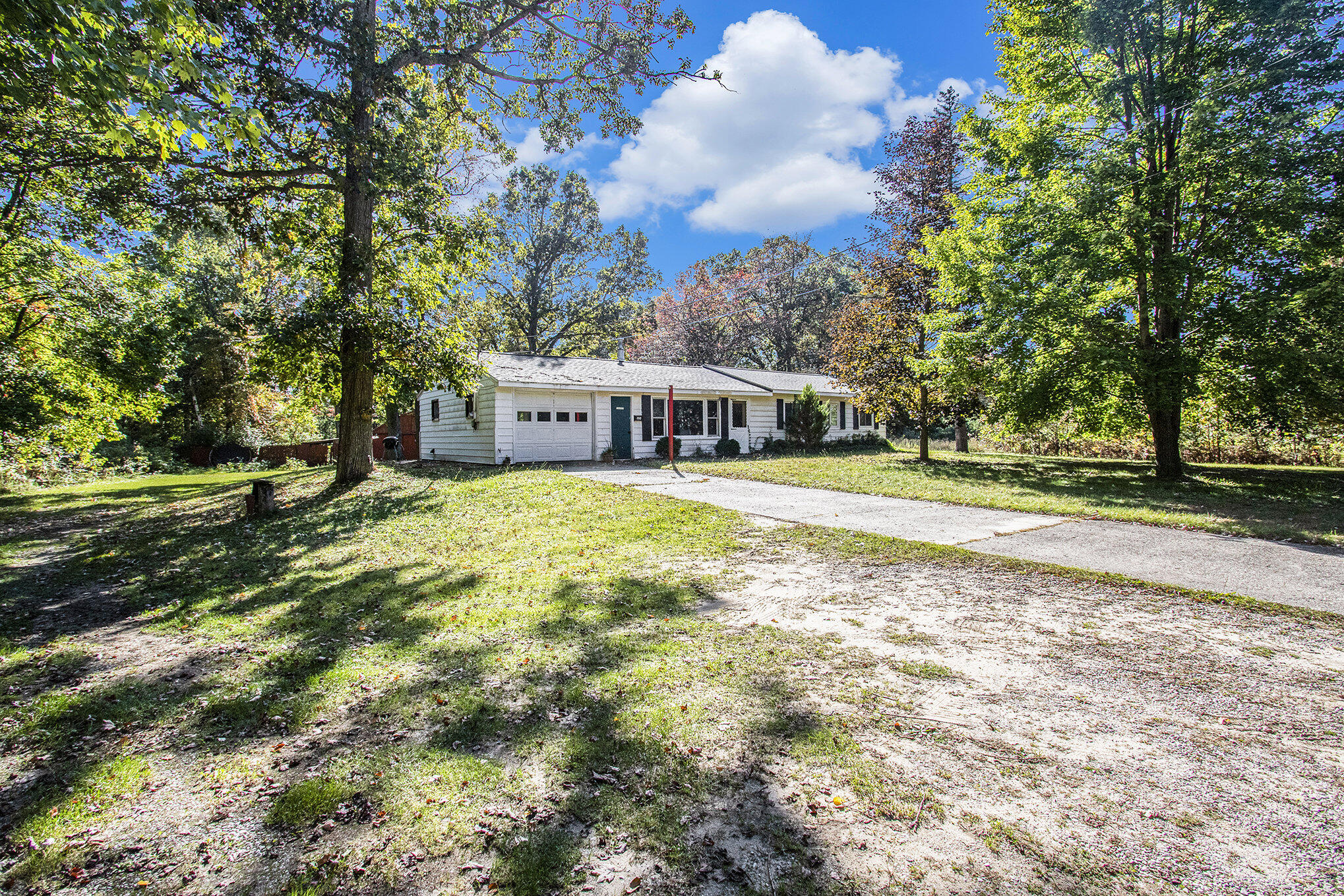 1515 West Bard Road Muskegon, MI 49445 - Photo 3 of 44 002_mhw_0629_7621